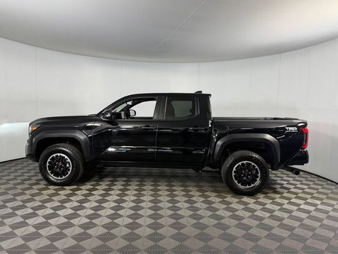Used 2024 Toyota Tacoma TRD Off-Road w/ TRD Off Road Premium Package AWD/4WD image 11
