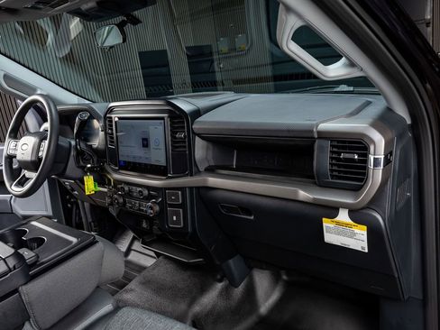 Used 2025 Ford F150 XL w/ Equipment Group 103A High image 17