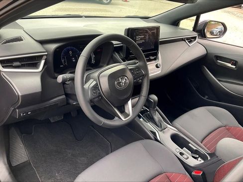 Used 2026 Toyota Corolla SE image 17