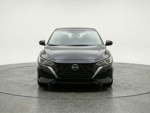 Used 2025 Nissan Sentra SV image 2