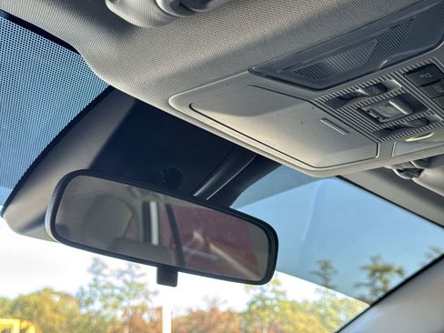 Used 2020 Toyota RAV4 XLE Premium image 27