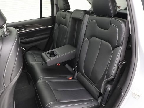 Used 2024 Jeep Grand Cherokee Limited 4xe AWD/4WD image 11