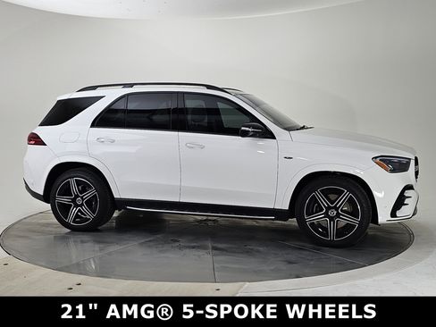 Used 2025 Mercedes-Benz GLE 450e 4MATIC image 2