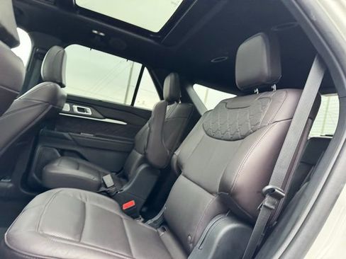 Certified 2025 Ford Explorer Platinum w/ Ultimate Package image 12