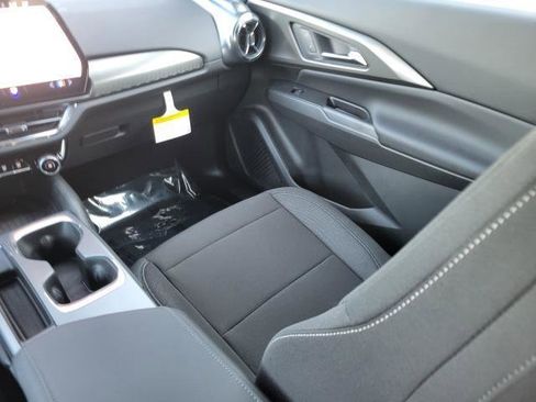 New 2026 Chevrolet Equinox EV LT image 13