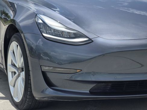 Used 2018 Tesla Model 3 Long Range RWD image 7