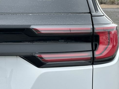 Used 2025 GMC Acadia AT4 w/ LPO, Floor Liner Package AWD/4WD image 48