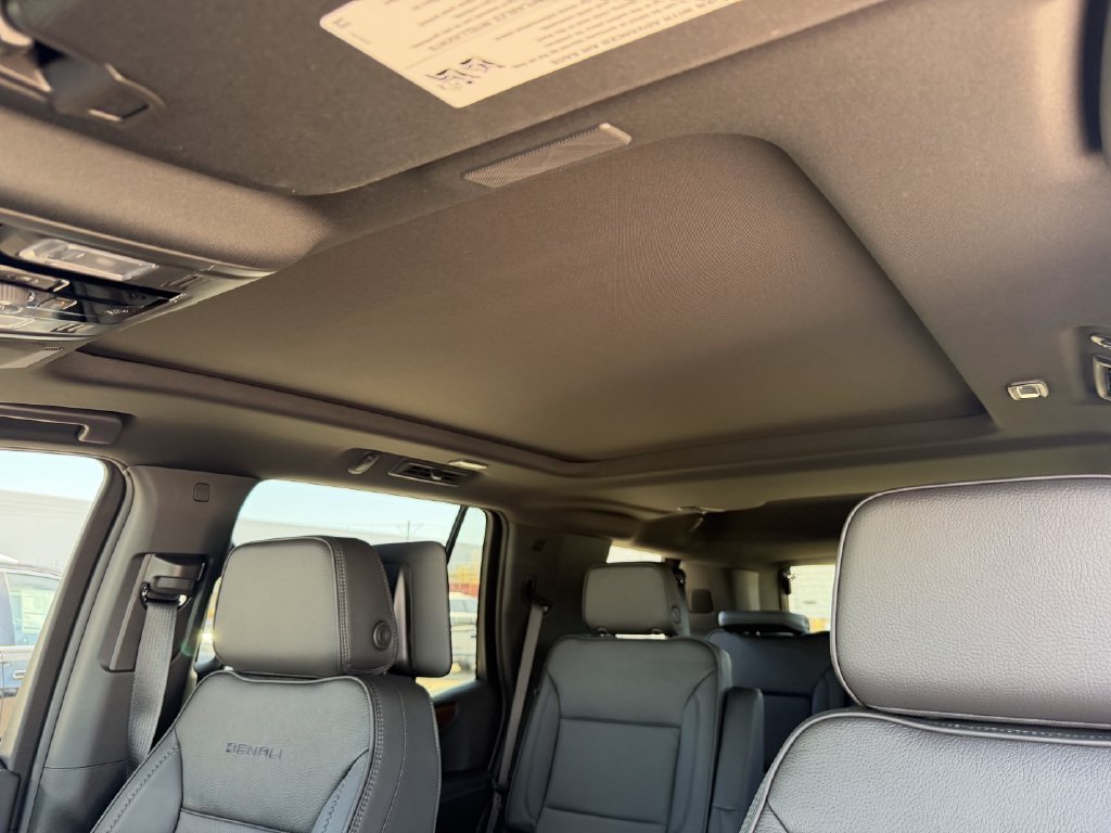 New 2027 GMC Yukon Denali w/ Denali Reserve Package AWD/4WD image 22