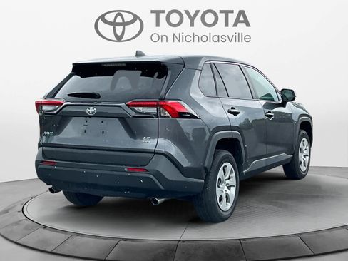 Used 2023 Toyota RAV4 LE AWD/4WD image 5