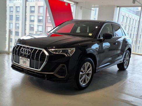 Certified 2025 Audi Q3 2.0T Premium w/ Convenience Package image 1