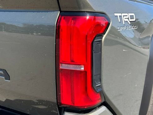 Certified 2026 Toyota Tacoma TRD Off-Road AWD/4WD image 16
