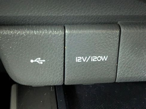 Used 2021 Toyota Camry SE image 28