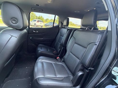 Used 2019 GMC Acadia SLT AWD/4WD image 10