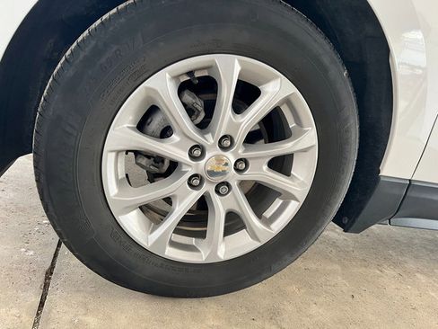 Used 2021 Chevrolet Equinox LT image 12