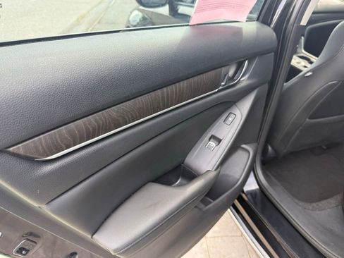 Used 2020 Honda Accord Touring image 13