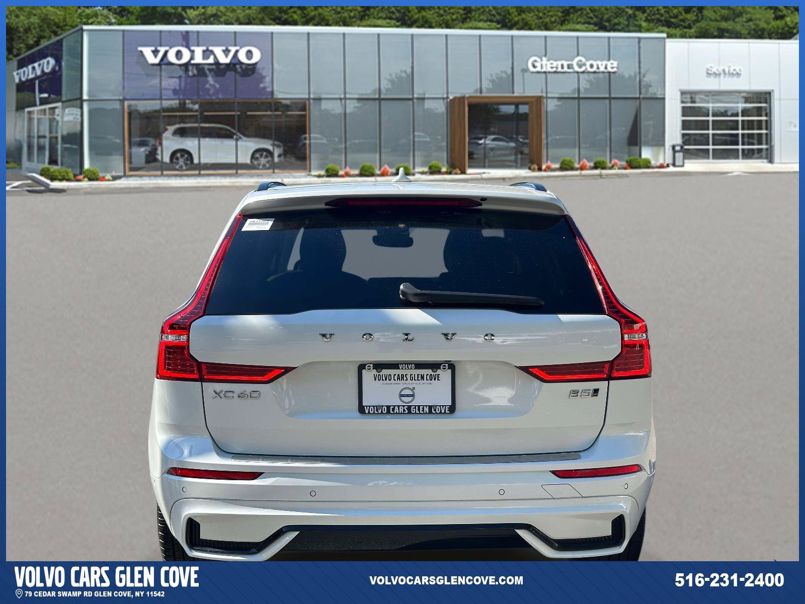 Used 2024 Volvo XC60 B5 Plus w/ Protection Package Premier AWD/4WD image 4