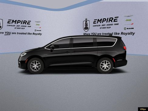 New 2026 Chrysler Pacifica Select image 3