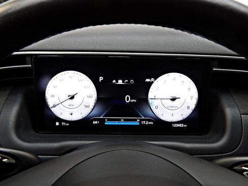 Used 2022 Hyundai Tucson Limited image 16