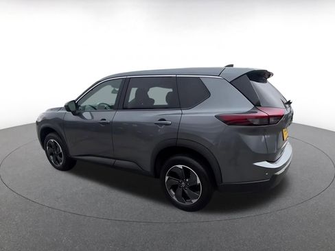 Used 2025 Nissan Rogue SV AWD/4WD image 10