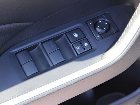 Used 2025 Toyota RAV4 LE AWD/4WD image 18
