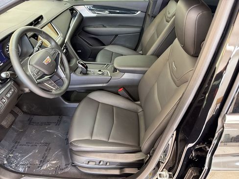 New 2026 Cadillac XT5 Premium Luxury w/ Driver Assist Package FWD image 5