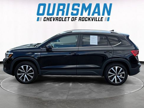 Used 2024 Volkswagen Taos SE FWD image 3