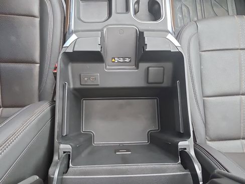 Used 2024 Chevrolet Silverado 1500 High Country w/ High Country Premium Package image 15