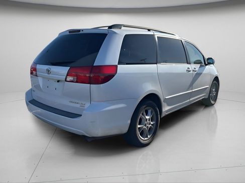 Used 2005 Toyota Sienna XLE image 4