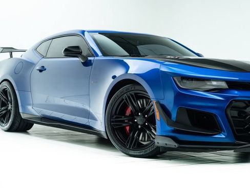 Used 2018 Chevrolet Camaro ZL1 RWD image 3