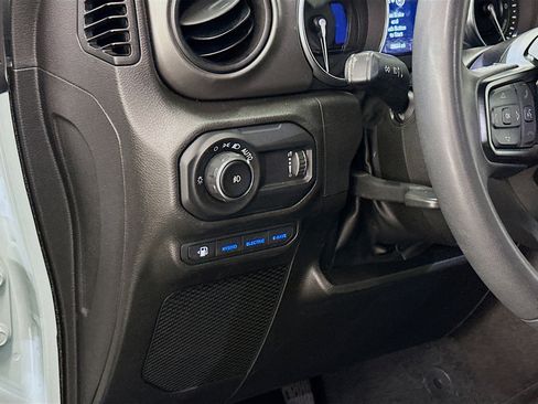 Used 2023 Jeep Wrangler Unlimited w/ Sun & Screen Package AWD/4WD image 17