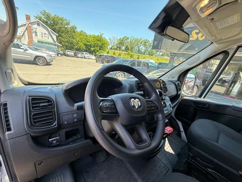 Used 2025 RAM ProMaster 2500 w/ U-Haul Equipment Group FWD image 11