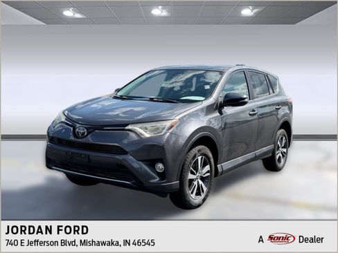 Used 2018 Toyota RAV4 XLE AWD/4WD image 1
