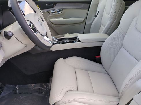 New 2026 Volvo XC90 B6 Ultra w/ Protection Package AWD/4WD image 16