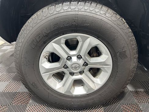 Used 2016 Toyota 4Runner SR5 image 30