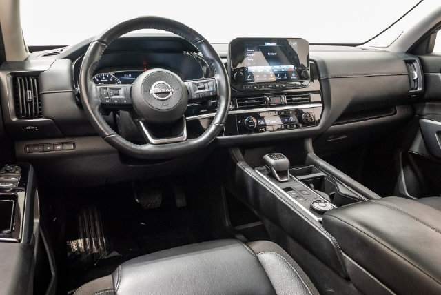 Used 2024 Nissan Pathfinder SL w/ SL Premium Package AWD/4WD image 9