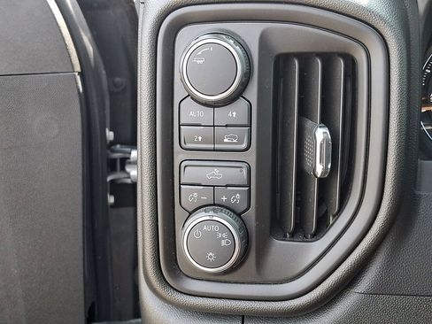 Used 2020 Chevrolet Silverado 1500 Custom w/ Custom Value Package image 22