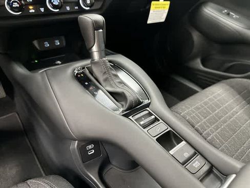 Certified 2027 Honda HR-V LX image 24