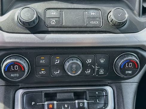 Used 2020 GMC Acadia SLE w/ Driver Convenience Package FWD image 16