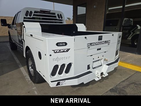 Used 2025 GMC Sierra 3500 Denali w/ Denali Reserve Package image 8