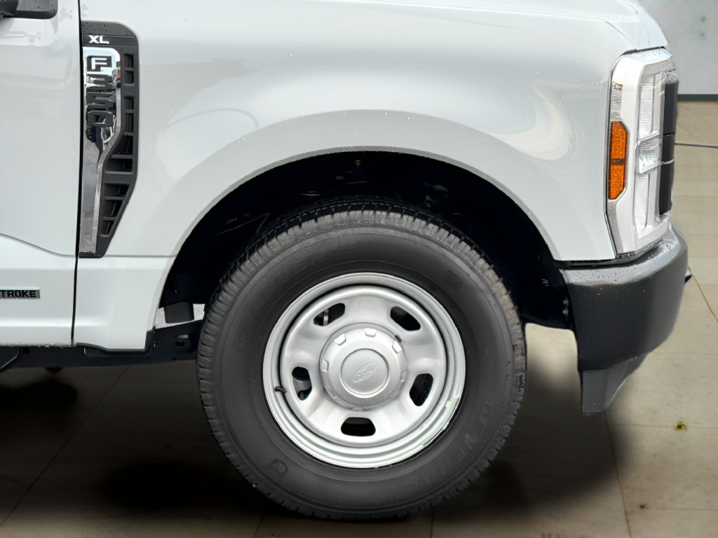 Used 2025 Ford F350 XL w/ 360-Degree Camera Package RWD image 35