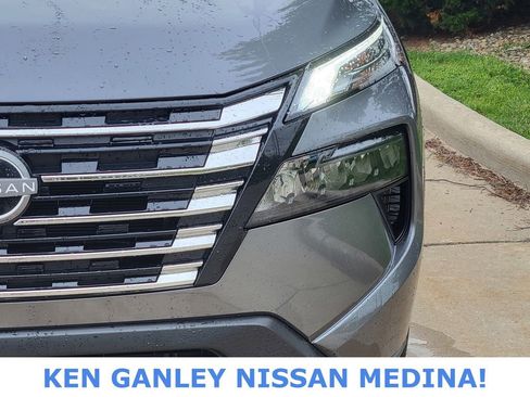 Certified 2026 Nissan Rogue SV AWD/4WD image 10