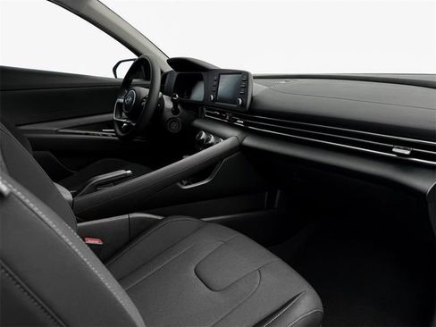 New 2025 Hyundai Elantra SE image 15