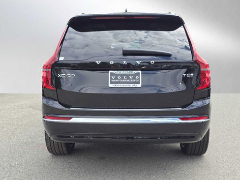 New 2026 Volvo XC90 T8 Plus w/ Protection Package AWD/4WD image 4