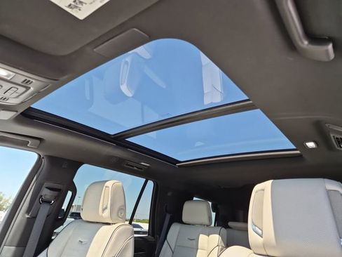 Certified 2024 Cadillac Escalade Sport w/ LPO, ONYX Package image 18