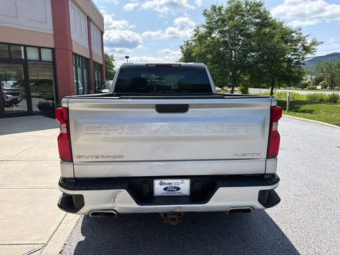 Used 2019 Chevrolet Silverado 1500 Custom w/ Custom Convenience Package AWD/4WD image 6
