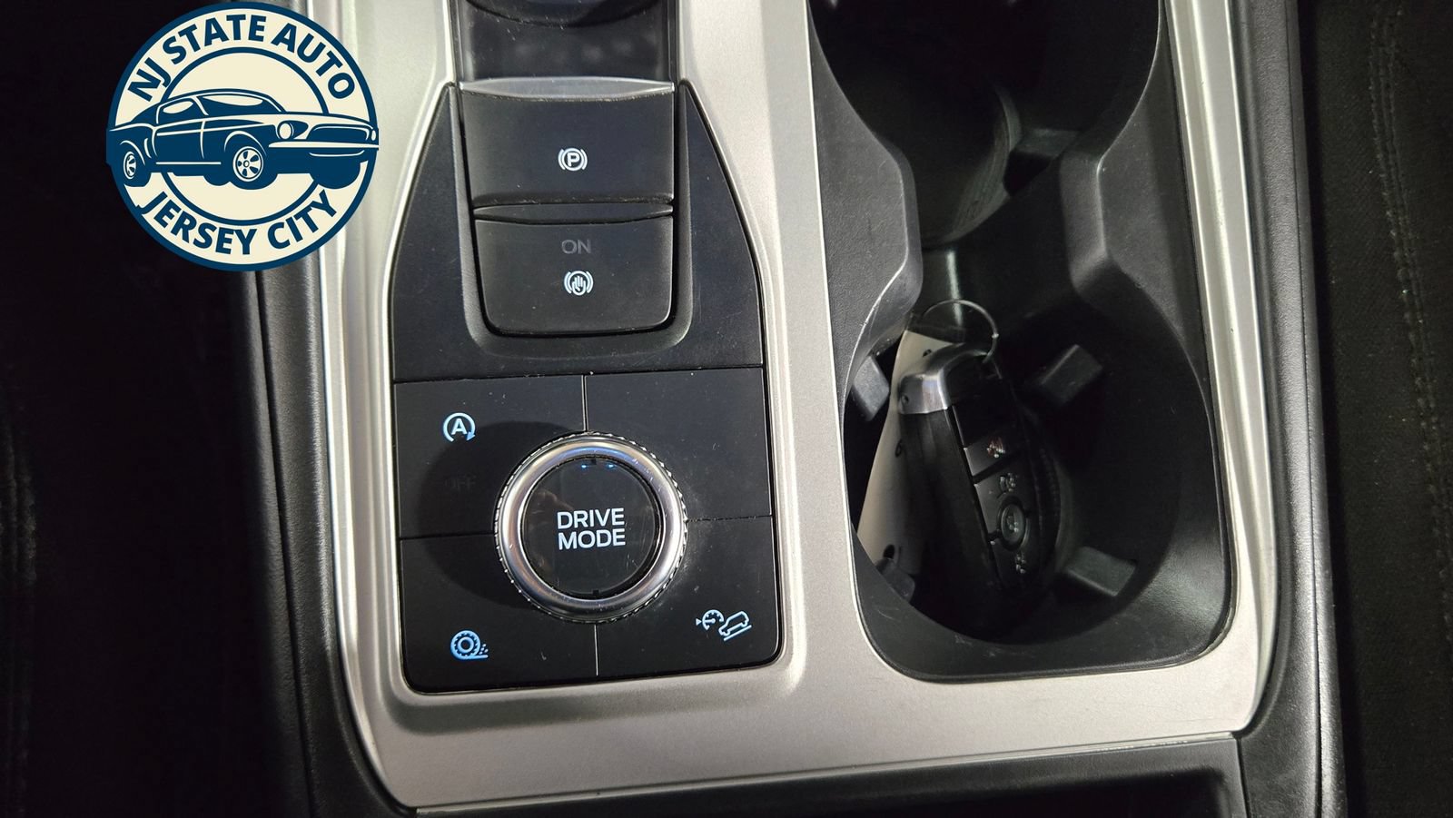 Used 2022 Ford Explorer XLT AWD/4WD image 23
