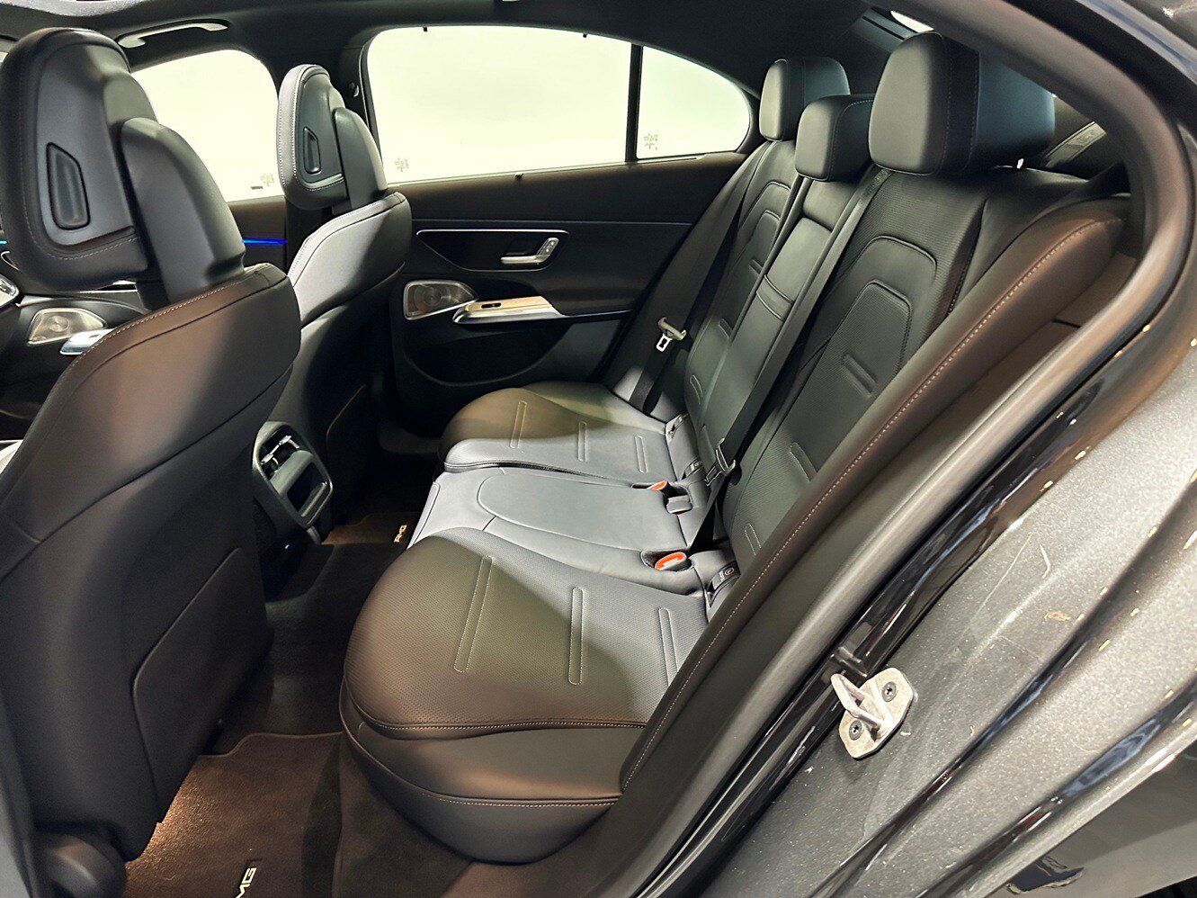 Certified 2025 Mercedes-Benz E 53 AMG e 4MATIC Sedan image 30