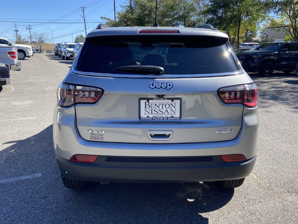 Used 2023 Jeep Compass Latitude AWD/4WD image 5