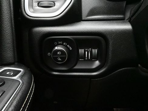 Used 2019 RAM 2500 Laramie image 18