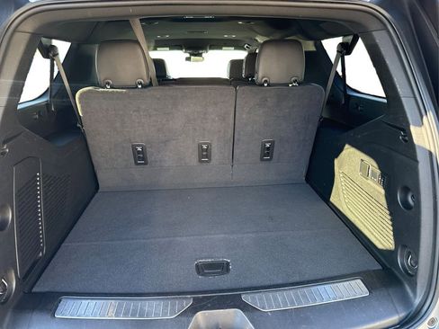 Used 2024 Chevrolet Suburban Premier RWD image 13